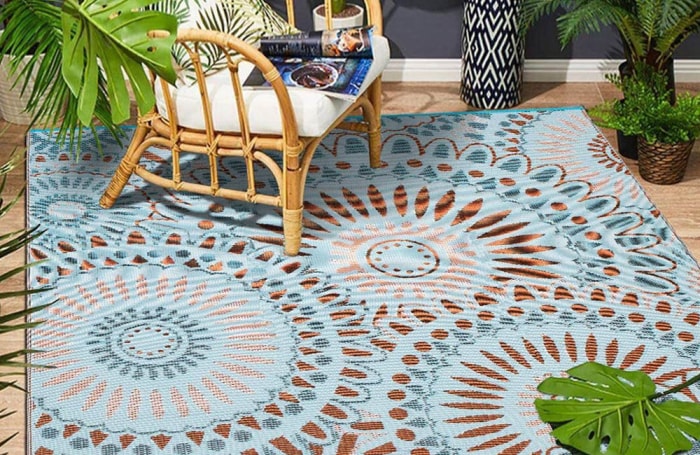 La meilleure option de mobilier d'extérieur en plastique recyclé : tapis réversible en plastique pour intérieur et extérieur