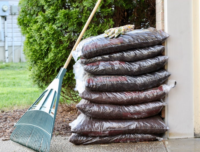 Fournitures pour le paillage du jardin