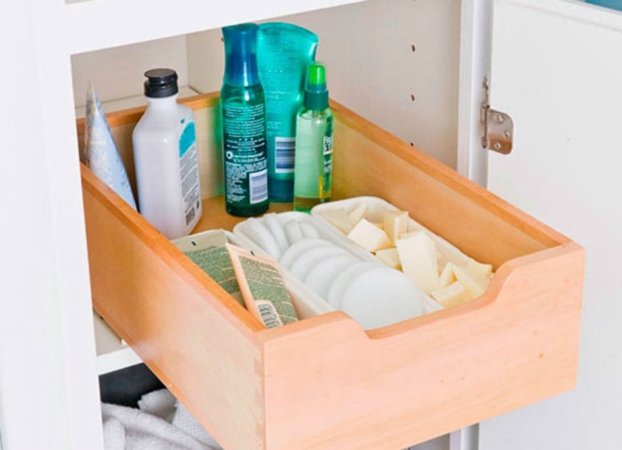 10 astuces de rangement intelligentes pour une petite salle de bain