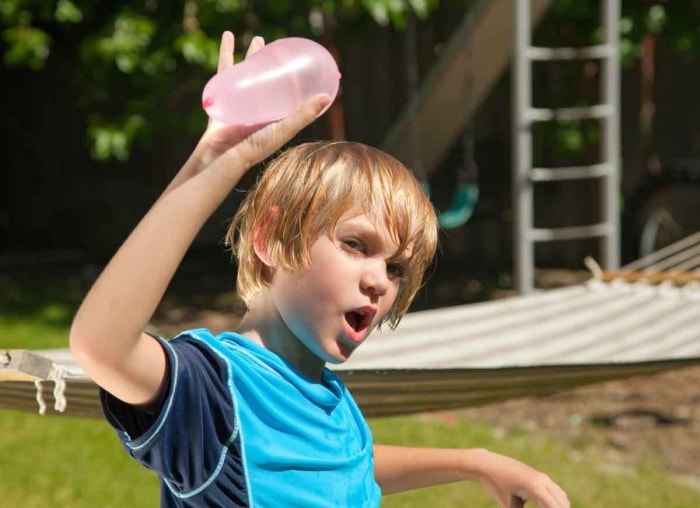 10 façons amusantes de transformer votre jardin en parc aquatique