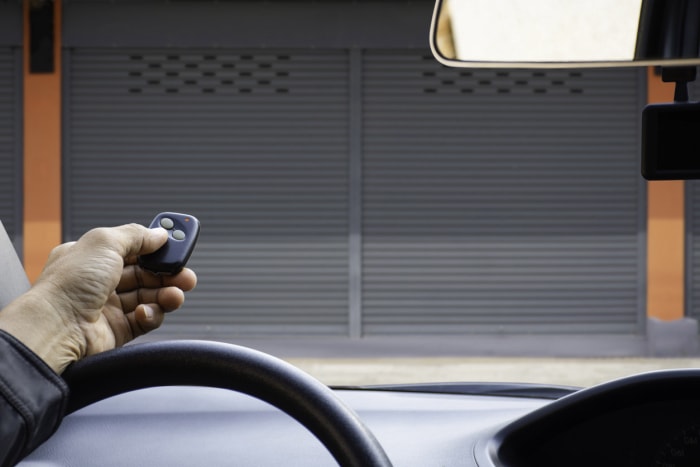 Comment prévenir l'invasion du domicile Fermez la porte du garage