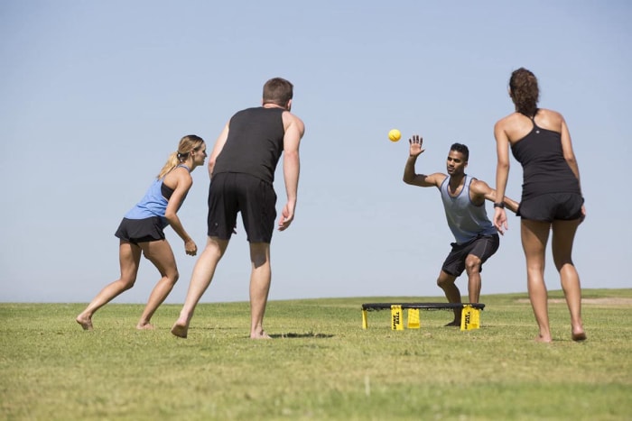 L'option de jeu de Spikeball la plus populaire pour les jeux d'arrière-cour