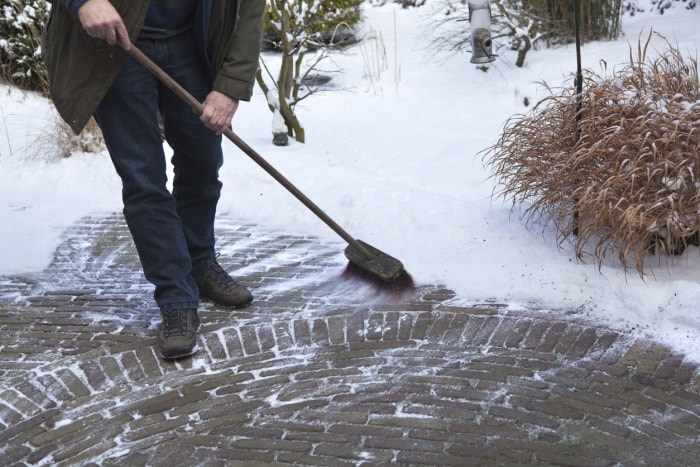 déneigement de la cour arrière - pour plus d'hiver