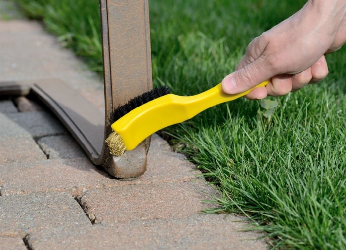 Les choses à faire et à ne pas faire pour nettoyer les meubles de patio