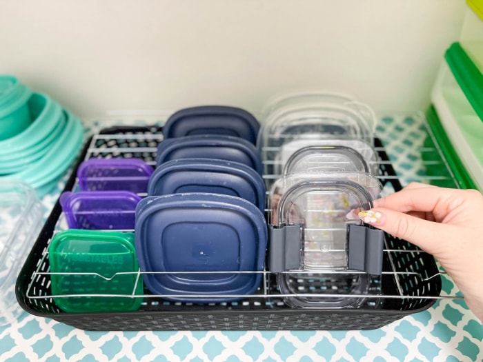 Astuces de rangement pour la cuisine - Organisateur de couvercles Tupperware