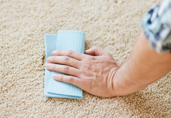 Enlever les taches d'huile - Tapis