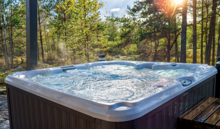 Bain à remous dans les bois.