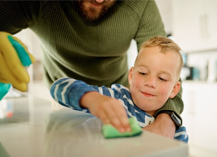 25 des meilleures tâches ménagères pour les enfants de tous âges