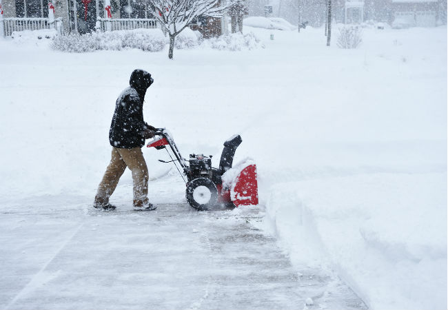 La souffleuse à neige ne démarre pas ? 6 conseils de dépannage à essayer