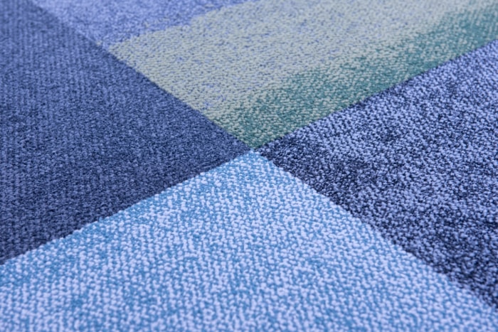 Dalle de moquette bleue