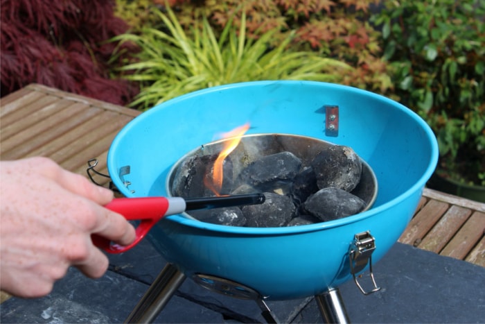 comment démarrer un barbecue au charbon de bois