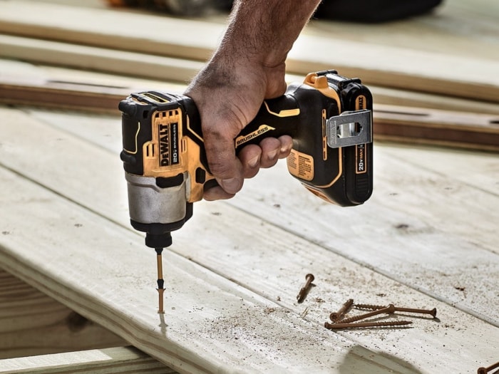 Outils électriques DeWalt 20 V en action