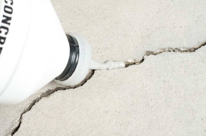 combler une fissure dans le béton