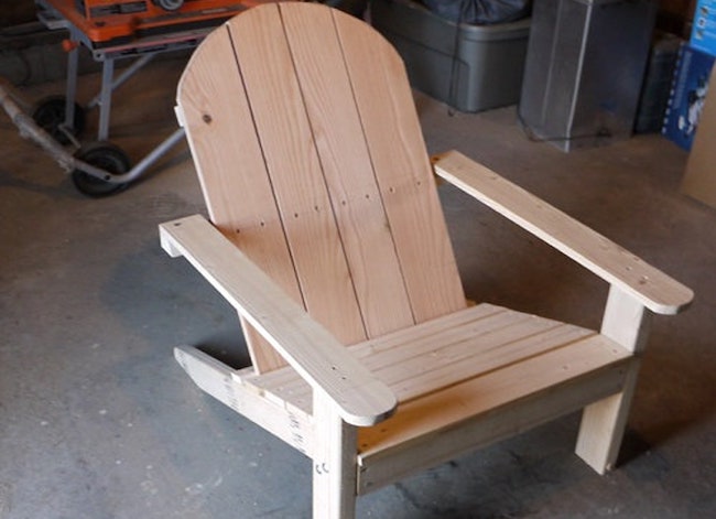 Chaise Adirondack basique avec dossier arrondi