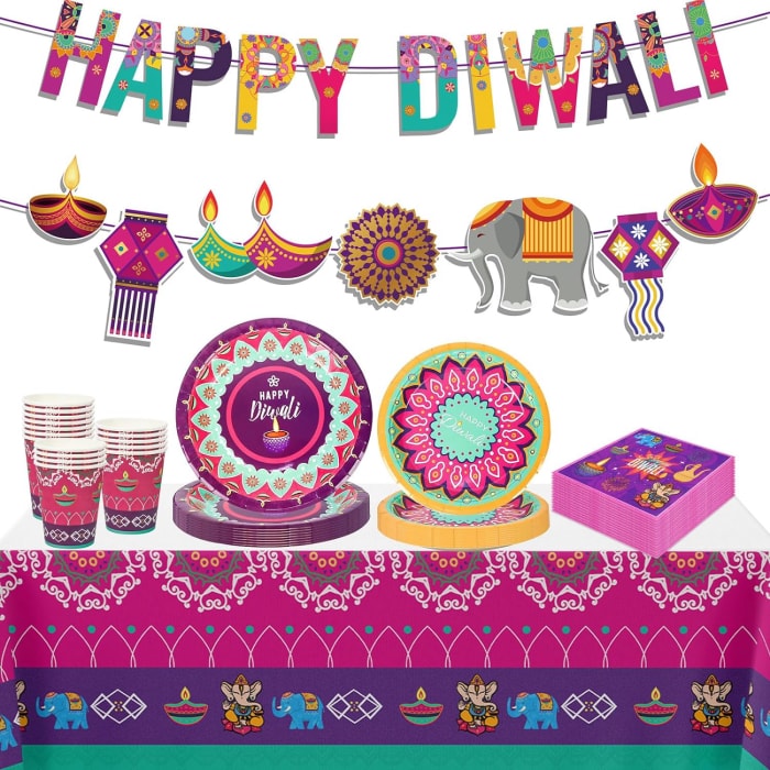 diwali-tableware-party-supplies-kit-for-16-people avec assiettes colorées, serviettes et désocations