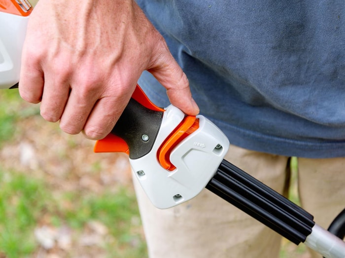 Test du coupe-bordures à batterie Stihl