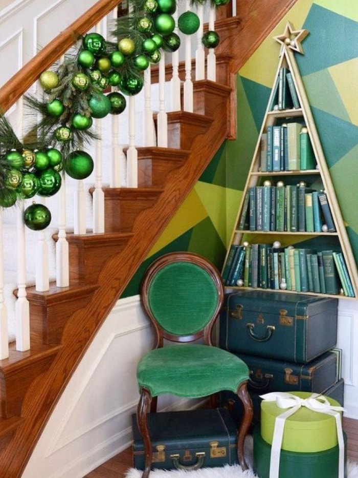 15 façons de décorer l'escalier pendant les fêtes