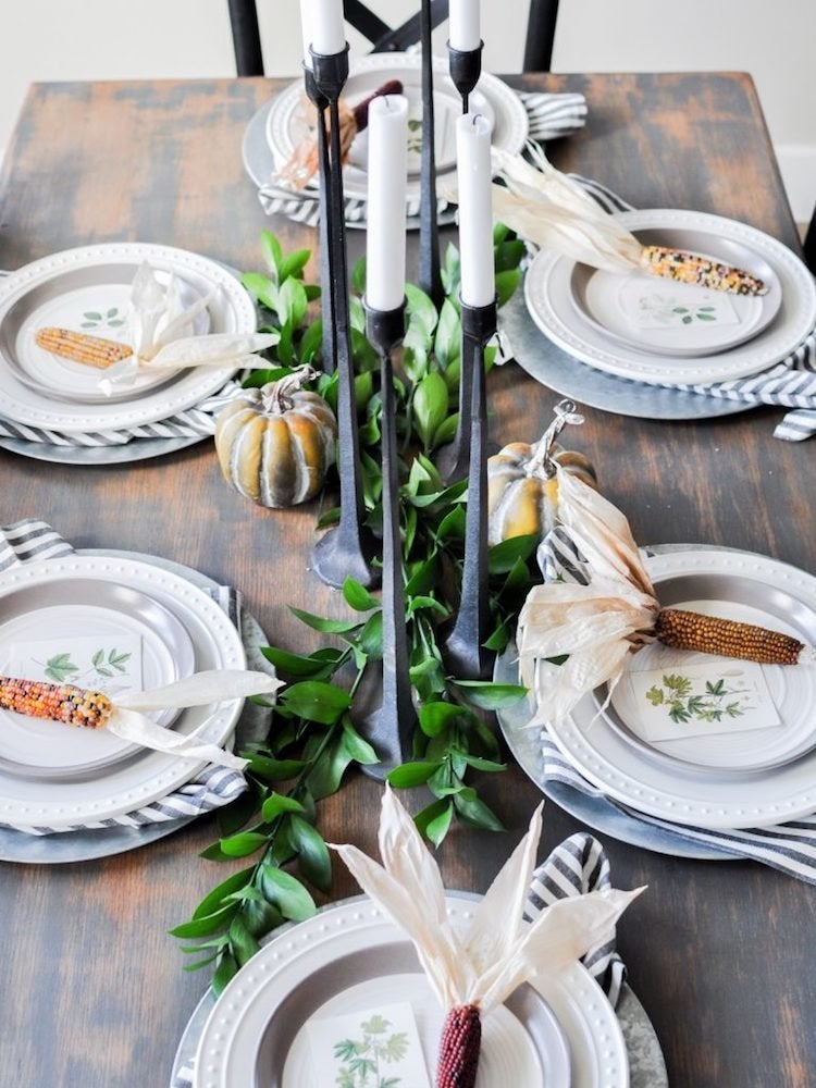 35 façons fraîches et festives de décorer votre table de Thanksgiving