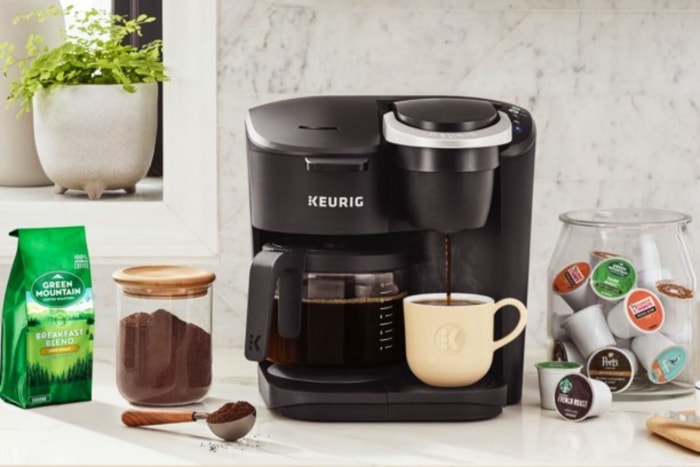 La meilleure option pour les ventes de Noël : Cafetière Keurig K-Duo Essentials à usage unique