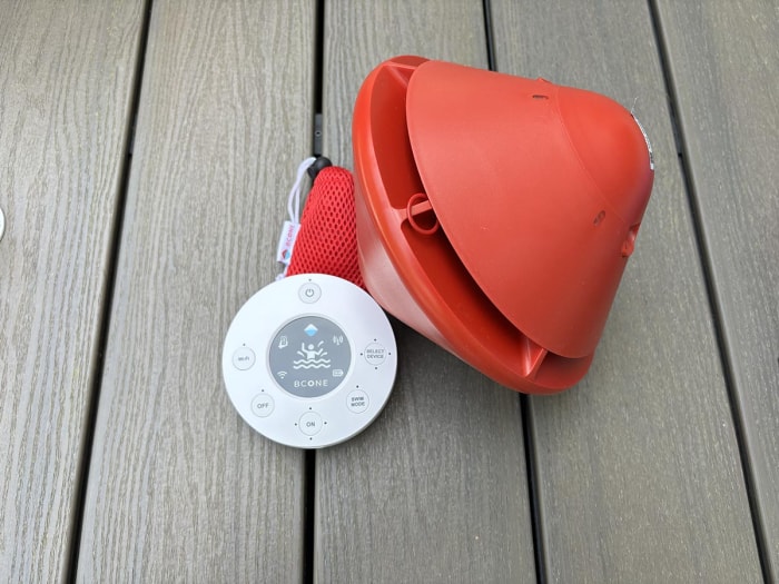 Le système Lifebuoy BCone sur une terrasse de piscine avant les tests.