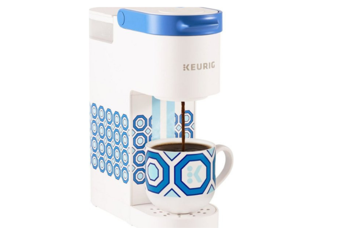 Tour d'horizon des offres 11:17 : Cafetière à portion individuelle Keurig K-Mini Jonathan Adler en édition limitée