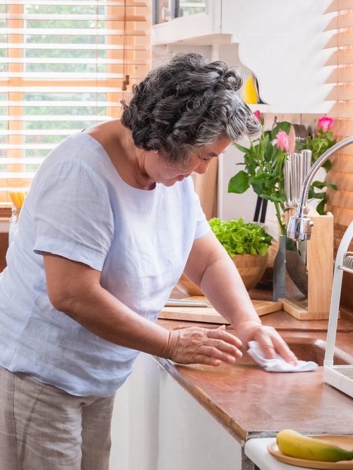 10 habitudes ménagères des gens heureux