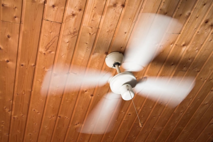 Direction du ventilateur de plafond