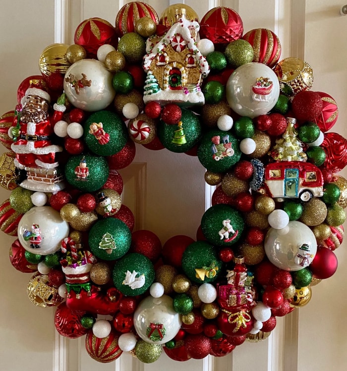 Etsy décorations de noël usagées couronne faite d'ornements