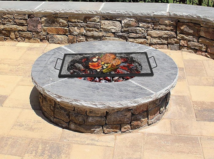 Transformez votre foyer en gril avec ces accessoires Hot Accessories Rectangle X-Marks Fire Pit Cooking Grate (Grille de cuisson pour foyer)