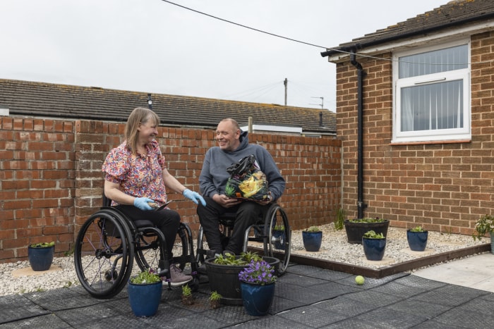 iStock-1415804172 vie en plein air jardinage accessible