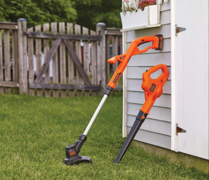 Ensemble coupe-bordures et souffleur Black+Decker en solde au SpringFest de Lowe's