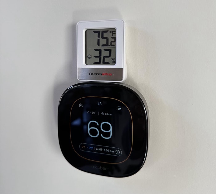 Le thermostat intelligent Ecobee Premium installé lors des tests avant d'être exclu de notre liste de produits recommandés.