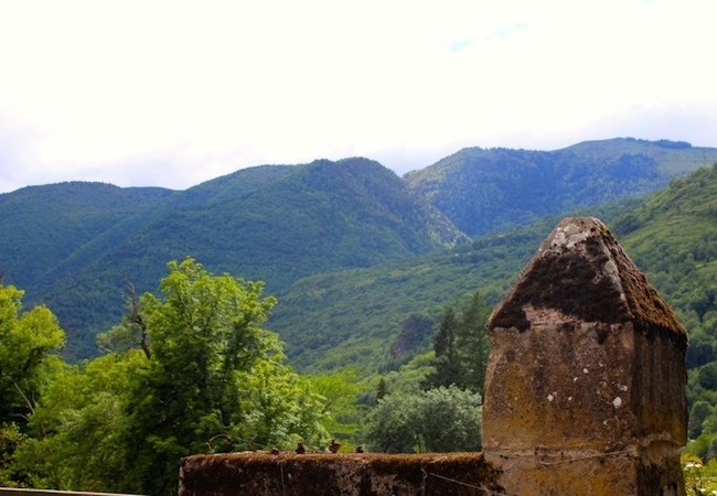 La résurrection d'un château glorieusement abandonné en France