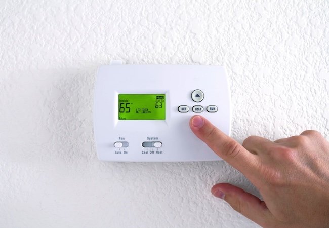 Combien de temps dure un climatiseur ? - Thermostat en bas