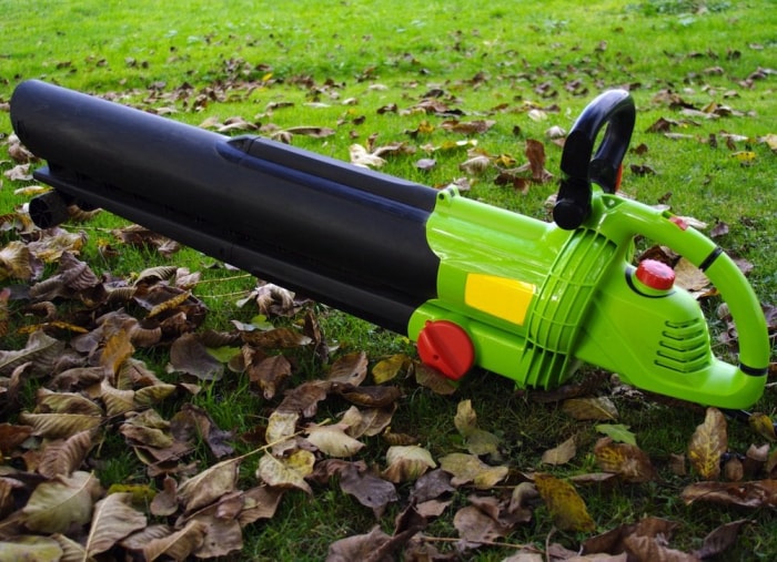 9 astuces pour un nettoyage rapide et facile de votre jardin cet automne