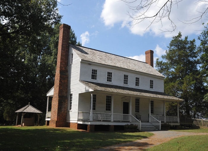 13 maisons des colonies d'origine qui existent encore aujourd'hui