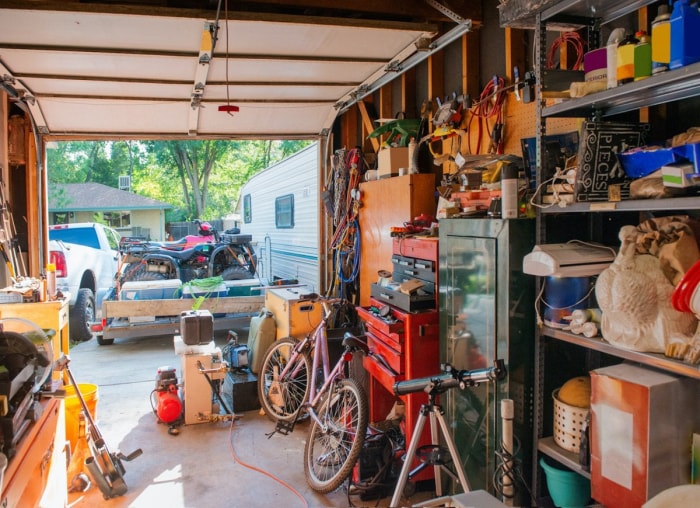 15 choses à ne jamais garder dans votre garage