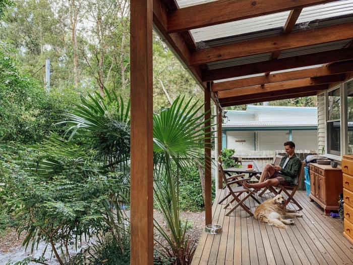 24 idées de terrasse couverte pour un coin salon ombragé dans la cour arrière