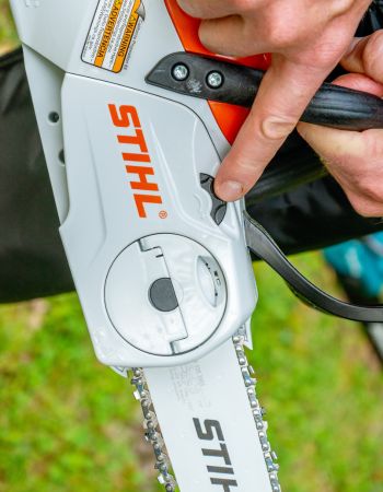 Gros plan de la tronçonneuse électrique Stihl MSA