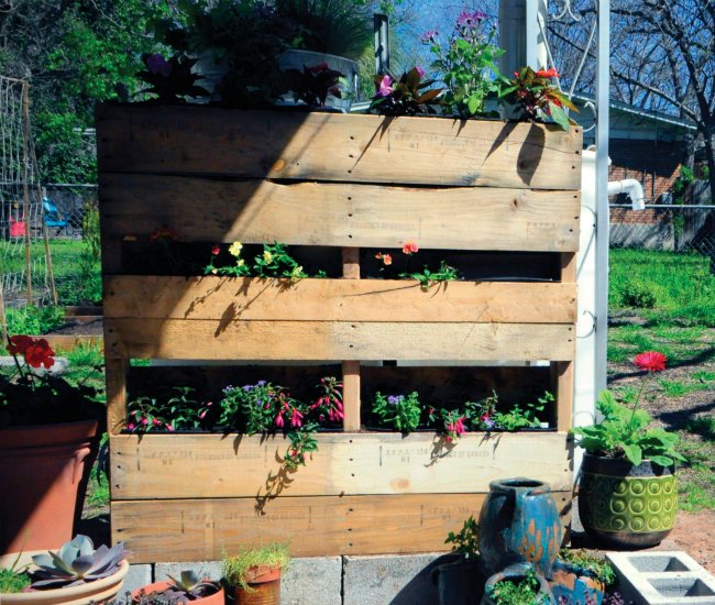 Baril de pluie DIY - Pallet Garden Surround