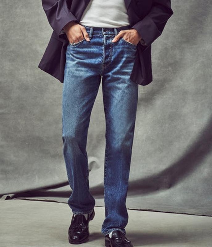 Todd Snyder Vintage Straight Selvedge Jean on a male figure