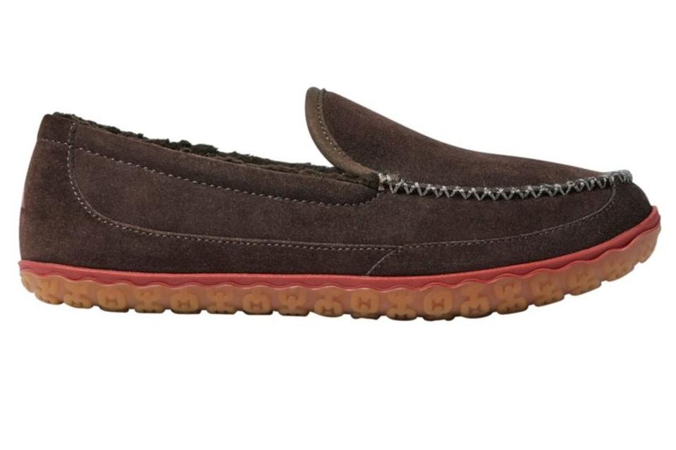 L.L. Bean Men's Mountain Slipper on white background