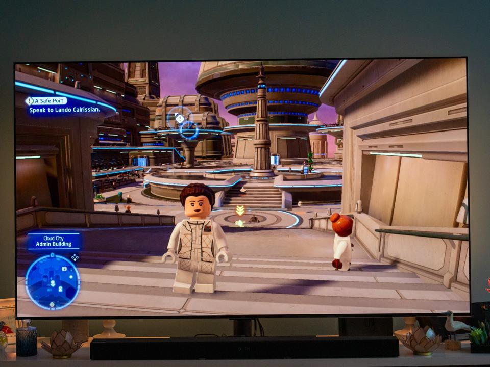 A screenshot of Lego Star Wars: The Skywalker Saga on the LG OLED Evo G4 TV