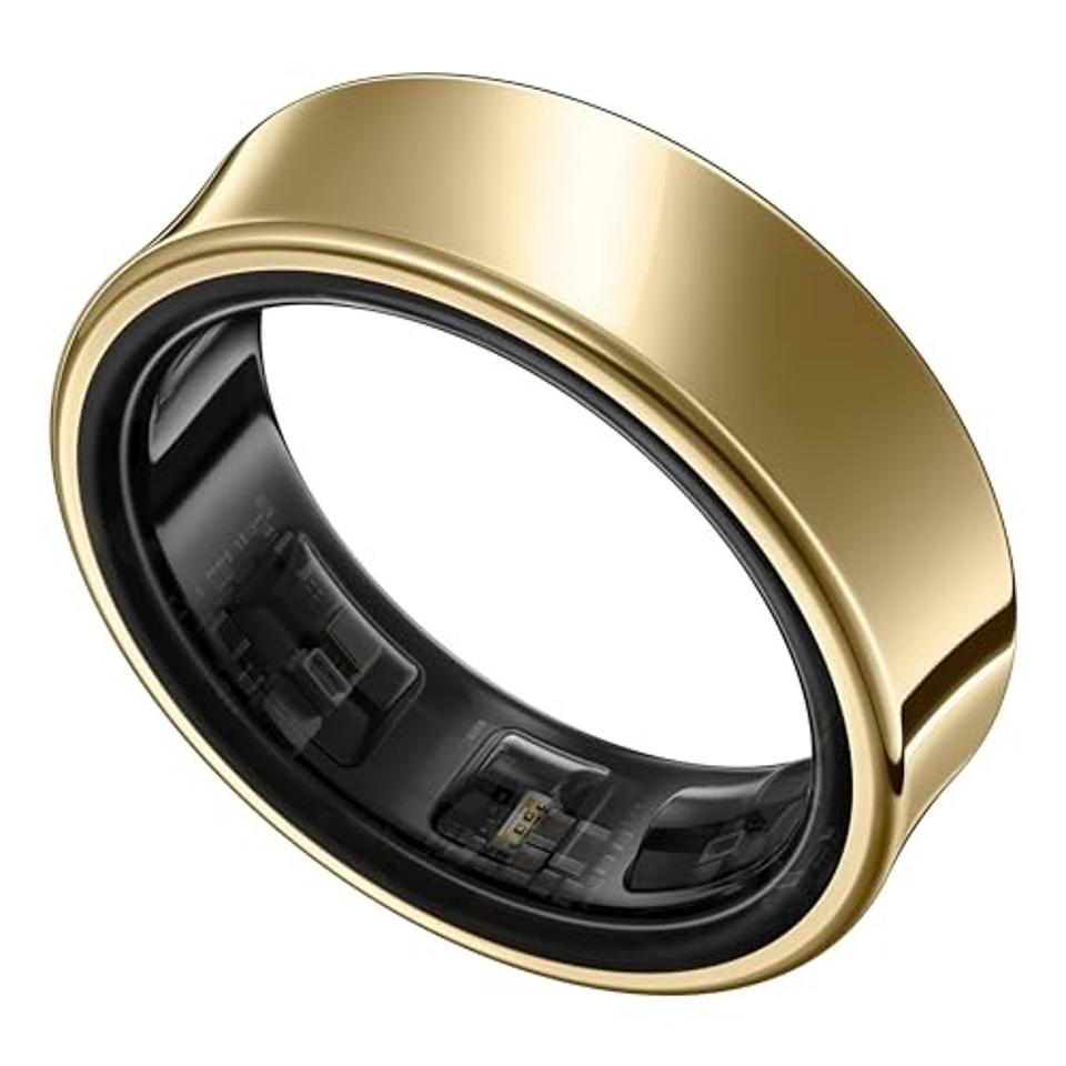 Samsung Galaxy Ring in gold