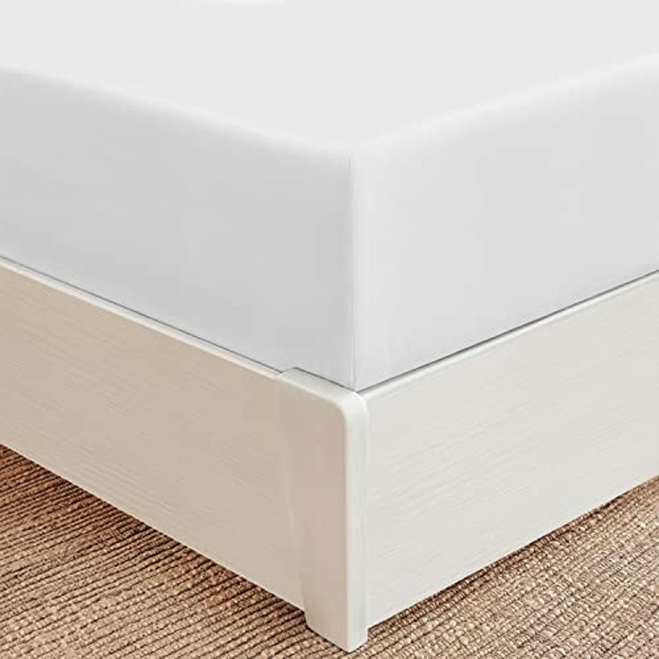 Mellanni Extra Deep Pocket Fitted Sheet on mattress and bed frame. 