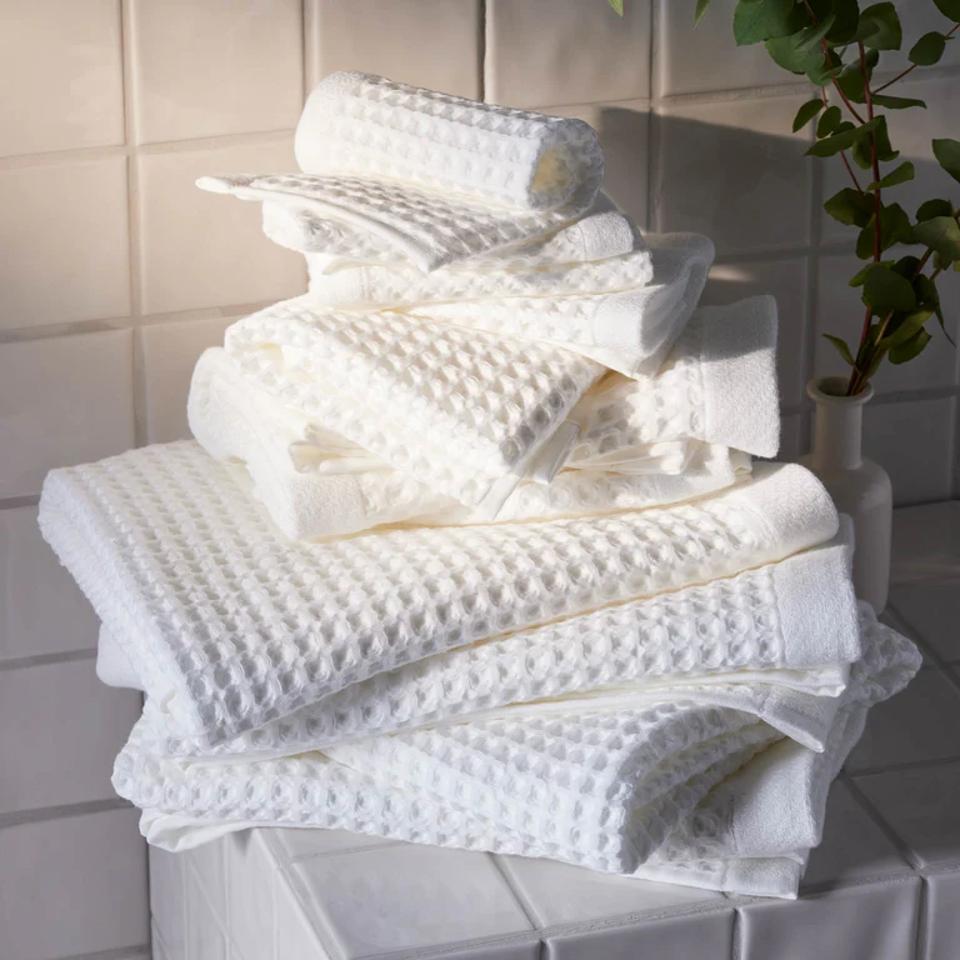 Brooklinen Waffle Towel Move-In Bundle in a tiled bathroom. 