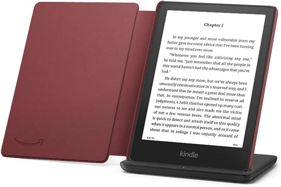 Kindle Paperwhite Signature Edition Essentials Bundle (32 GB)