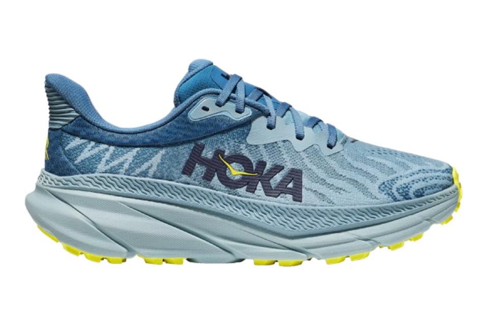 Product shot of a men's Hoka Challenger 7 sneaker in Blue/Yellow.