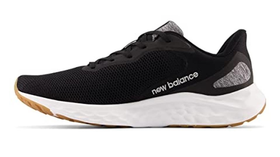 New Balance Men's Fresh Foam Arishi V4 Running Shoe In Black on White Background