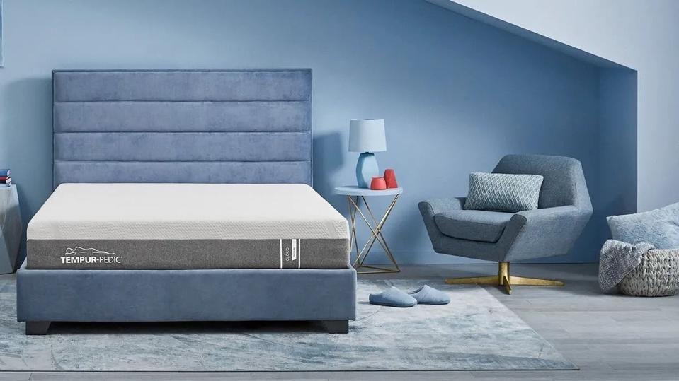 The TEMPUR-Cloud Mattress in a bedroom